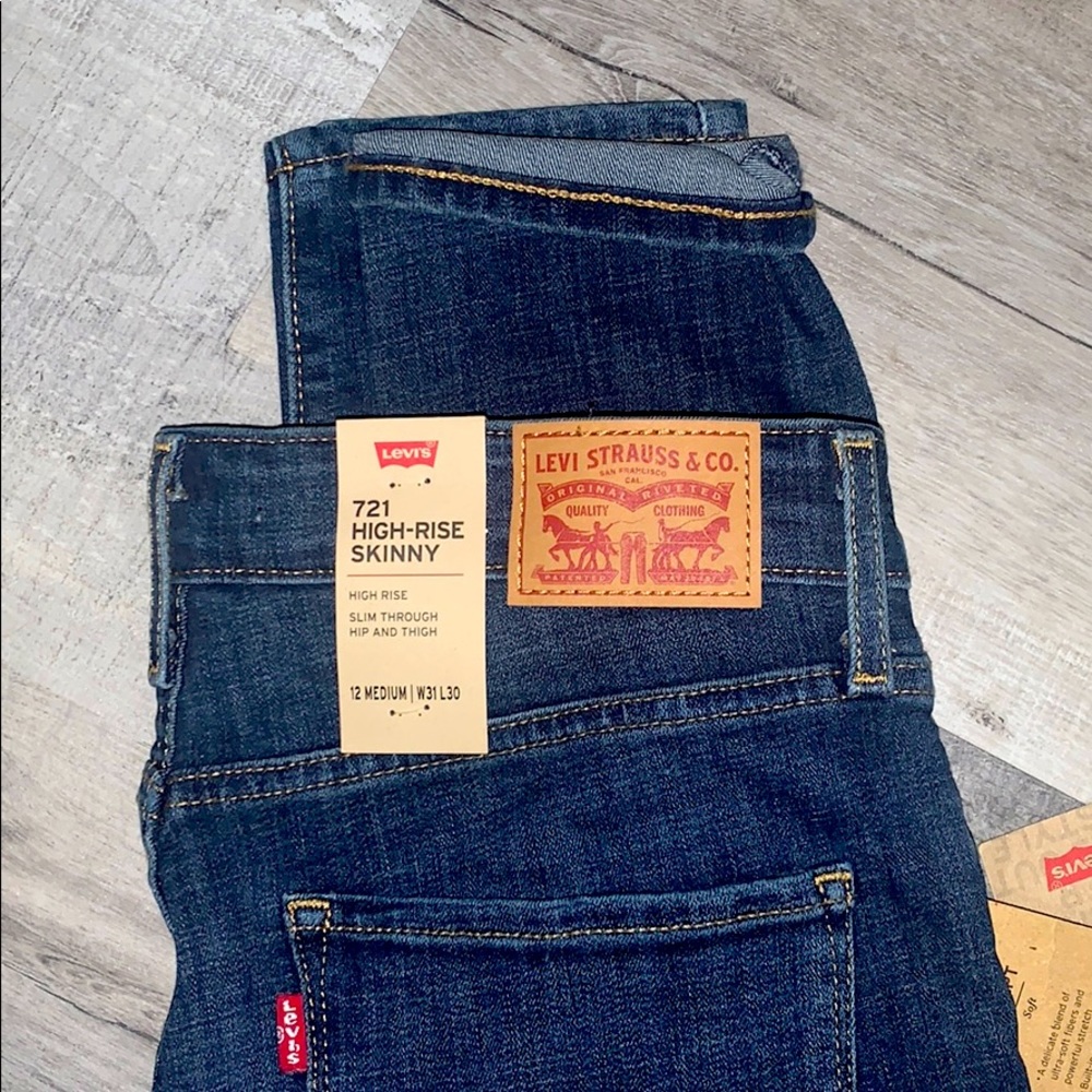 Levi’s - Picture 4 of 4